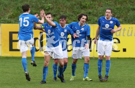 Fussball 2. KLasse A. Matrei 1b gegen SG Defreggental. Torjubel Simon Zeiner, Arno Veider, Matthias Hanser, Jakob Lukasser, Lukas Presslaber (Matrei). Matrei, am 23.4.2016.
Foto: Kuess
---
pressefotos, pressefotografie, kuess, qs, qspictures, sport, bild, bilder, bilddatenbank