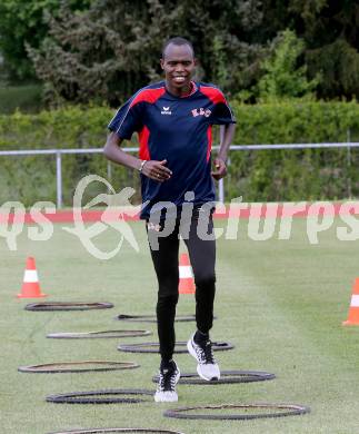 Leichtathletik. Edwin Kemboi. Klagenfurt, 26.4.2016.
Foto: Kuess
---
pressefotos, pressefotografie, kuess, qs, qspictures, sport, bild, bilder, bilddatenbank