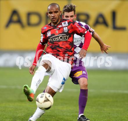 Fussball Sky Go Erste Liga. SK Austria KLagenfurt gegen LASK. Stefan Schwendinger,  (Klagenfurt),  De Lima Campos Maria Fabiano  (LASK). KLagenfurt, am 29.4.2016. 
Foto: Kuess
---
pressefotos, pressefotografie, kuess, qs, qspictures, sport, bild, bilder, bilddatenbank