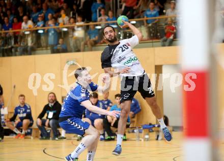 Handball Bundesliga. SC Ferlach gegen St. Poelten. Anis Gatfi, (Ferlach), Gunnar Prokop  (St. Poelten). Ferlach, am 5.5.2016.
Foto: Kuess 
---
pressefotos, pressefotografie, kuess, qs, qspictures, sport, bild, bilder, bilddatenbank