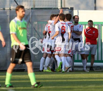 Fussball Kaerntner Liga. SAK gegen Kuehnsdorf. Torjubel SAK. Welzenegg, am 16.5.2016.
Foto: Kuess




---
pressefotos, pressefotografie, kuess, qs, qspictures, sport, bild, bilder, bilddatenbank