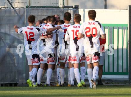 Fussball Kaerntner Liga. SAK gegen Kuehnsdorf. Torjubel SAK. Welzenegg, am 16.5.2016.
Foto: Kuess
---
pressefotos, pressefotografie, kuess, qs, qspictures, sport, bild, bilder, bilddatenbank