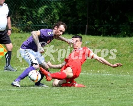 Fussball Kaerntner Liga. ATUS Ferlach gegen Globasnitz. Lukas Jaklitsch, (Ferlach), Rok Pavlicic  (Globasnitz). Ferlach, am 7.5.2016.
Foto: Kuess
---
pressefotos, pressefotografie, kuess, qs, qspictures, sport, bild, bilder, bilddatenbank