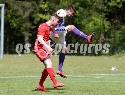 Fussball Kaerntner Liga. ATUS Ferlach gegen Globasnitz. Martin Posratschnig, (Ferlach), Anze Pesl  (Globasnitz). Ferlach, am 7.5.2016.
Foto: Kuess
---
pressefotos, pressefotografie, kuess, qs, qspictures, sport, bild, bilder, bilddatenbank