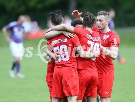 Fussball Kaerntner Liga. ATUS Ferlach gegen Globasnitz. Torjubel Ferlach. Ferlach, am 7.5.2016.
Foto: Kuess
---
pressefotos, pressefotografie, kuess, qs, qspictures, sport, bild, bilder, bilddatenbank