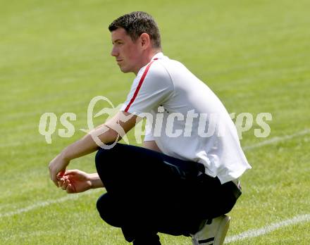 Fussball Kaerntner Liga. ATUS Ferlach gegen Globasnitz. Trainer Mario Verdel  (Ferlach). Ferlach, am 7.5.2016.
Foto: Kuess
---
pressefotos, pressefotografie, kuess, qs, qspictures, sport, bild, bilder, bilddatenbank