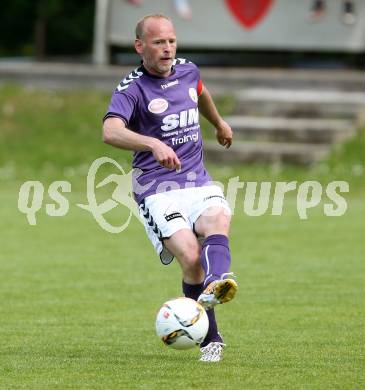 Fussball Kaerntner Liga. ATUS Ferlach gegen Globasnitz. Simon Sadjak  (Globasnitz). Ferlach, am 7.5.2016.
Foto: Kuess
---
pressefotos, pressefotografie, kuess, qs, qspictures, sport, bild, bilder, bilddatenbank