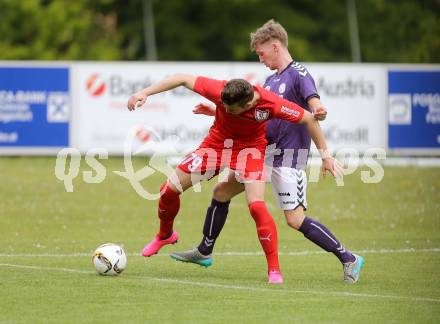 Fussball Kaerntner Liga. ATUS Ferlach gegen Globasnitz. Daniel Ludwig Bendlinger (Ferlach), Daniel Heinrich Leitner (Globasnitz). Ferlach, am 7.5.2016.
Foto: Kuess
---
pressefotos, pressefotografie, kuess, qs, qspictures, sport, bild, bilder, bilddatenbank