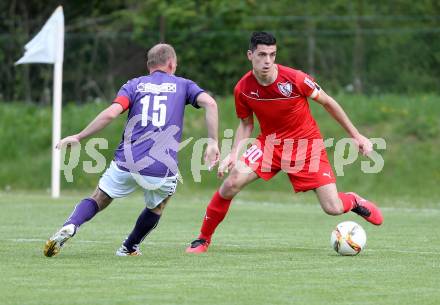 Fussball Kaerntner Liga. ATUS Ferlach gegen Globasnitz. Lukas Jaklitsch, (Ferlach), Simon Sadjak  (Globasnitz). Ferlach, am 7.5.2016.
Foto: Kuess
---
pressefotos, pressefotografie, kuess, qs, qspictures, sport, bild, bilder, bilddatenbank