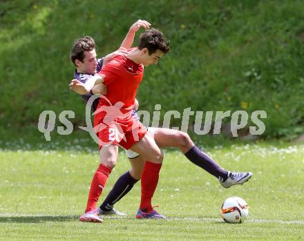 Fussball Kaerntner Liga. ATUS Ferlach gegen Globasnitz. Martin Sustersic,  (Ferlach), Arnold Gross (Globasnitz). Ferlach, am 7.5.2016.
Foto: Kuess
---
pressefotos, pressefotografie, kuess, qs, qspictures, sport, bild, bilder, bilddatenbank