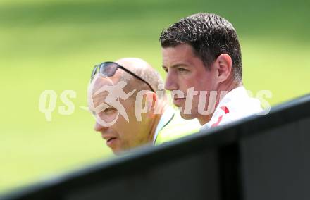 Fussball Kaerntner Liga. ATUS Ferlach gegen Globasnitz. Trainer Mario Verdel, Wolfgang Veratschnig (Ferlach). Ferlach, am 7.5.2016.
Foto: Kuess
---
pressefotos, pressefotografie, kuess, qs, qspictures, sport, bild, bilder, bilddatenbank