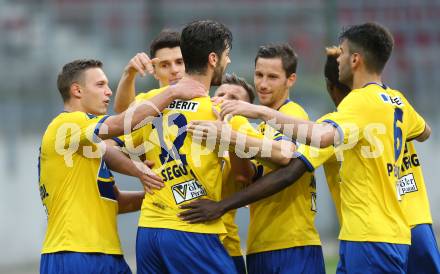 Fussball Sky Go Erste Liga. SK Austria Klagenfurt gegen St. Poelten.  Torjubel Daniel Lucas Segovia, (St. Poelten). Klagenfurt, am 10.5.2016.
Foto: Kuess
---
pressefotos, pressefotografie, kuess, qs, qspictures, sport, bild, bilder, bilddatenbank