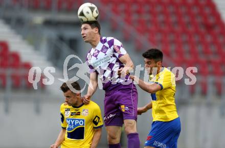 Fussball Sky Go Erste Liga. SK Austria Klagenfurt gegen St. Poelten.  Bernd Kager,  (Klagenfurt), Peter Brandl, Daniel Petrovic (St. Poelten). Klagenfurt, am 10.5.2016.
Foto: Kuess
---
pressefotos, pressefotografie, kuess, qs, qspictures, sport, bild, bilder, bilddatenbank