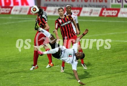 Fussball tipico Bundesliga. RZ Pellets WAC gegen FC Admira Wacker Moedling. Issiaka Ouedraogo, (WAC), Markus Wostry (Moedling). Lavanttal Arena Wolfsberg, am 11.5.2016.
Foto: Kuess
---
pressefotos, pressefotografie, kuess, qs, qspictures, sport, bild, bilder, bilddatenbank