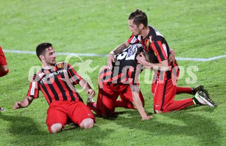 Fussball tipico Bundesliga. RZ Pellets WAC gegen FC Admira Wacker Moedling. Torjubel Srdan Spiridonovic, Christoph Knasmuellner (Moedling). Lavanttal Arena Wolfsberg, am 11.5.2016.
Foto: Kuess
---
pressefotos, pressefotografie, kuess, qs, qspictures, sport, bild, bilder, bilddatenbank