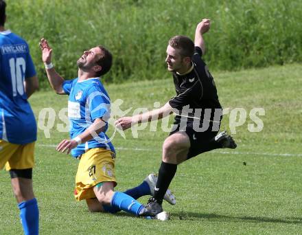 Fussball Kaerntner Liga. Koettmannsdorf gegen Bleiburg. Fabian Janschitz (Koettmannsdorf), Patrick Paul Oswaldi (Bleiburg). KOettmannsdorf, am 15.5.2016.
Foto: Kuess
---
pressefotos, pressefotografie, kuess, qs, qspictures, sport, bild, bilder, bilddatenbank