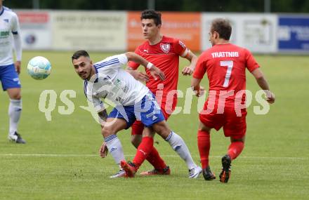 Fussball Kaerntner Liga. ATUS Ferlach gegen Treibach. Lukas Jaklitsch, Martin Trattnig, (Ferlach), Yosifov Svetlozar Angelov (Treibach). Ferlach, am 20.5.2016.
Foto: Kuess
---
pressefotos, pressefotografie, kuess, qs, qspictures, sport, bild, bilder, bilddatenbank