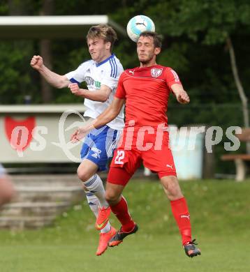 Fussball Kaerntner Liga. ATUS Ferlach gegen Treibach. Petar Maric, (Ferlach), Michael Groinig (Treibach). Ferlach, am 20.5.2016.
Foto: Kuess
---
pressefotos, pressefotografie, kuess, qs, qspictures, sport, bild, bilder, bilddatenbank