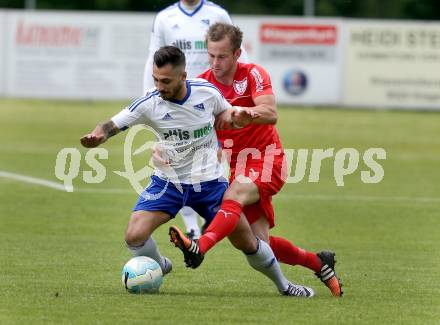 Fussball Kaerntner Liga. ATUS Ferlach gegen Treibach. Martin Trattnig, (Ferlach), Yosifov Svetlozar Angelov (Treibach). Ferlach, am 20.5.2016.
Foto: Kuess
---
pressefotos, pressefotografie, kuess, qs, qspictures, sport, bild, bilder, bilddatenbank