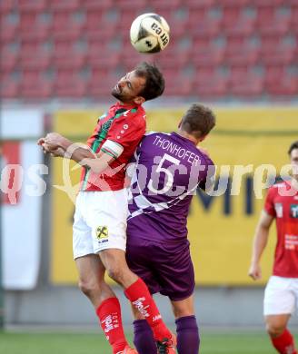 Fussball Sky Go Erste Liga. SK Austria Klagenfurt gegen FC Wacker Innsbruck. Christian Thonhofer,  (Klagenfurt), Alexander Hauser (FC Wacker Innsbruck). Klagenfurt, am 20.5.2016.
Foto: Kuess
---
pressefotos, pressefotografie, kuess, qs, qspictures, sport, bild, bilder, bilddatenbank