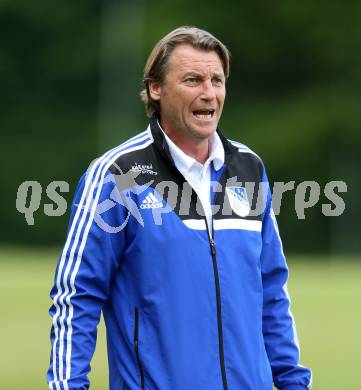 Fussball Kaerntner Liga. ATUS Ferlach gegen Treibach. Trainer Guido Frank (Treibach). Ferlach, am 20.5.2016.
Foto: Kuess
---
pressefotos, pressefotografie, kuess, qs, qspictures, sport, bild, bilder, bilddatenbank