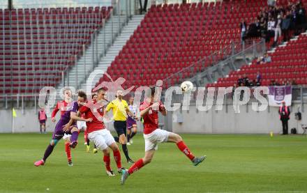 Fussball Sky Go Erste Liga. SK Austria Klagenfurt gegen FC Wacker Innsbruck. Fabian Miesenboeck,   (Klagenfurt), Christoph Kobleder (FC Wacker Innsbruck). Klagenfurt, am 20.5.2016.
Foto: Kuess
---
pressefotos, pressefotografie, kuess, qs, qspictures, sport, bild, bilder, bilddatenbank