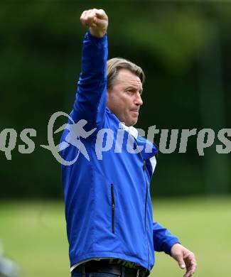 Fussball Kaerntner Liga. ATUS Ferlach gegen Treibach. Trainer Guido Frank (Treibach). Ferlach, am 20.5.2016.
Foto: Kuess
---
pressefotos, pressefotografie, kuess, qs, qspictures, sport, bild, bilder, bilddatenbank