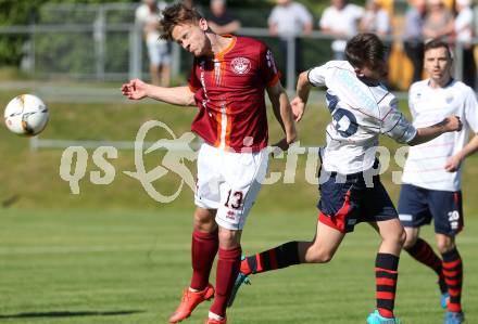 Fussball Unterliga Ost. Ludmannsdorf gegen Poggersdorf. Michael Augustin Jakopitsch,  (Ludmannsdorf), Julian Rumpf (Poggersdorf). Ludmannsdorf, am 22.5.2016.
Foto: Kuess
---
pressefotos, pressefotografie, kuess, qs, qspictures, sport, bild, bilder, bilddatenbank