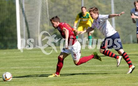 Fussball Unterliga Ost. Ludmannsdorf gegen Poggersdorf. Marcel Quantschnig, (Ludmannsdorf), Gerhard Krumpl (Poggersdorf). Ludmannsdorf, am 22.5.2016.
Foto: Kuess
---
pressefotos, pressefotografie, kuess, qs, qspictures, sport, bild, bilder, bilddatenbank