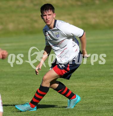 Fussball Unterliga Ost. Ludmannsdorf gegen Poggersdorf. Julian Rumpf (Poggersdorf). Ludmannsdorf, am 22.5.2016.
Foto: Kuess
---
pressefotos, pressefotografie, kuess, qs, qspictures, sport, bild, bilder, bilddatenbank