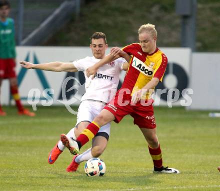 Fussball Kaerntner Liga. ATSV Wolfsberg gegen ATUS Ferlach. Marcel Maximilian Stoni (Wolfsberg), Martin Posratschnig (Ferlach). Wolfsberg, am 25.5.2016.
Foto: Kuess
---
pressefotos, pressefotografie, kuess, qs, qspictures, sport, bild, bilder, bilddatenbank