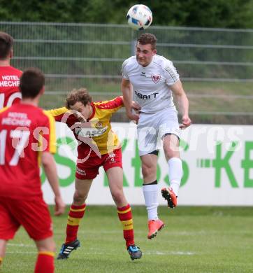 Fussball Kaerntner Liga. ATSV Wolfsberg gegen ATUS Ferlach. Fabian Hafner, (Wolfsberg), Saverio Amoroso (Ferlach). Wolfsberg, am 25.5.2016.
Foto: Kuess
---
pressefotos, pressefotografie, kuess, qs, qspictures, sport, bild, bilder, bilddatenbank