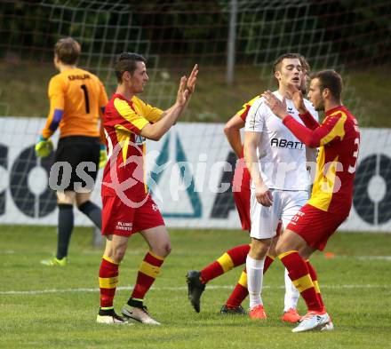 Fussball Kaerntner Liga. ATSV Wolfsberg gegen ATUS Ferlach. Torjubel Patrick Pfennich, Miha Robic (Wolfsberg). Wolfsberg, am 25.5.2016.
Foto: Kuess
---
pressefotos, pressefotografie, kuess, qs, qspictures, sport, bild, bilder, bilddatenbank