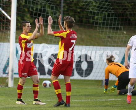 Fussball Kaerntner Liga. ATSV Wolfsberg gegen ATUS Ferlach. Torjubel Patrick Pfennich, Raphael Michael Stocker (Wolfsberg). Wolfsberg, am 25.5.2016.
Foto: Kuess
---
pressefotos, pressefotografie, kuess, qs, qspictures, sport, bild, bilder, bilddatenbank