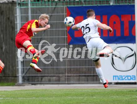 Fussball Kaerntner Liga. ATSV Wolfsberg gegen ATUS Ferlach. Marcel Maximilian Stoni,  (Wolfsberg), Martin Posratschnig (Ferlach). Wolfsberg, am 25.5.2016.
Foto: Kuess
---
pressefotos, pressefotografie, kuess, qs, qspictures, sport, bild, bilder, bilddatenbank