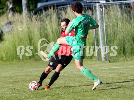 Fussball. Kaerntner Liga. Maria Saal gegen Lendorf. Marco Mueller (Maria Saal), Christian Kautz (Lendorf). Maria Saal, 28.5.2016.
Foto: Kuess
---
pressefotos, pressefotografie, kuess, qs, qspictures, sport, bild, bilder, bilddatenbank