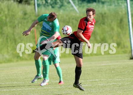 Fussball. Kaerntner Liga. Maria Saal gegen Lendorf. Bernhard Walzl (Maria Saal), Martin Nagy (Lendorf). Maria Saal, 28.5.2016.
Foto: Kuess
---
pressefotos, pressefotografie, kuess, qs, qspictures, sport, bild, bilder, bilddatenbank