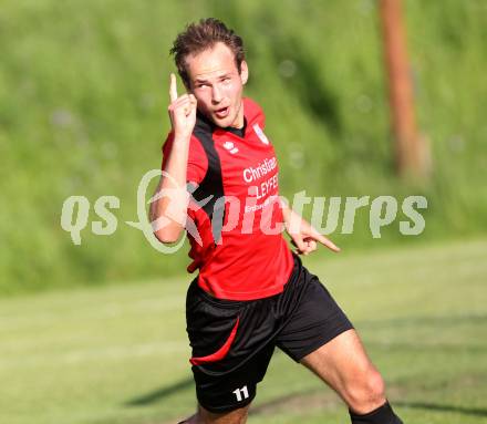 Fussball. Kaerntner Liga. Maria Saal gegen Lendorf. Torjubel Bernhard Walzl,  (Maria Saal). Maria Saal, 28.5.2016.
Foto: Kuess
---
pressefotos, pressefotografie, kuess, qs, qspictures, sport, bild, bilder, bilddatenbank