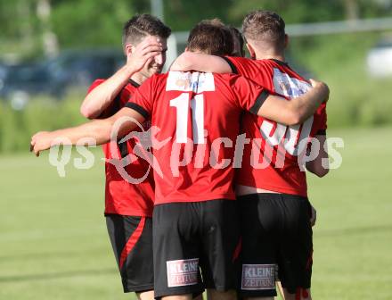 Fussball. Kaerntner Liga. Maria Saal gegen Lendorf. Torjubel (Maria Saal). Maria Saal, 28.5.2016.
Foto: Kuess
---
pressefotos, pressefotografie, kuess, qs, qspictures, sport, bild, bilder, bilddatenbank