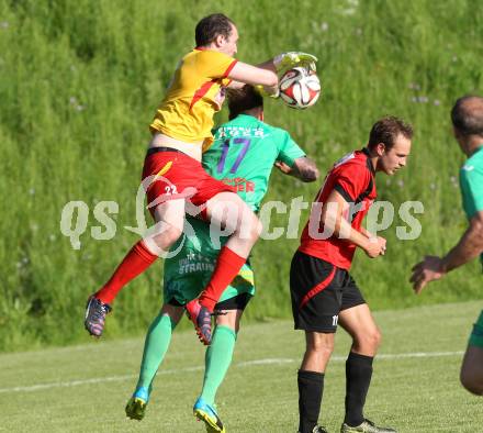 Fussball. Kaerntner Liga. Maria Saal gegen Lendorf. Christian Wohlmuth, Bernhard Walzl (Maria Saal), Andreas Marco Allmayer (Lendorf). Maria Saal, 28.5.2016.
Foto: Kuess
---
pressefotos, pressefotografie, kuess, qs, qspictures, sport, bild, bilder, bilddatenbank