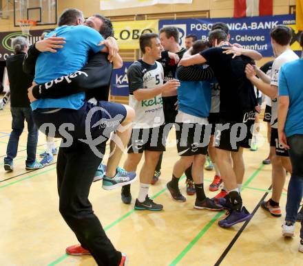 Handball Bundesliga. SC Ferlach gegen HSG Holding Graz. Jubel Co-Trainer Wolfgang Wischounig, Domen Oslovnik (Ferlach). Ferlach, am 29.5.2016.
Foto: Kuess
---
pressefotos, pressefotografie, kuess, qs, qspictures, sport, bild, bilder, bilddatenbank