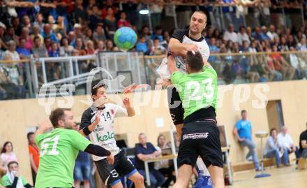 Handball Bundesliga. SC Ferlach gegen HSG Holding Graz. Risto Arnaudovski, (Ferlach), Boris Vodisek  (Graz). Ferlach, am 29.5.2016.
Foto: Kuess
---
pressefotos, pressefotografie, kuess, qs, qspictures, sport, bild, bilder, bilddatenbank