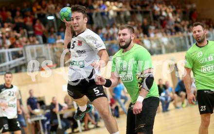 Handball Bundesliga. SC Ferlach gegen HSG Holding Graz. Mario Simic,  (Ferlach), Lukas Schweighofer (Graz). Ferlach, am 29.5.2016.
Foto: Kuess
---
pressefotos, pressefotografie, kuess, qs, qspictures, sport, bild, bilder, bilddatenbank