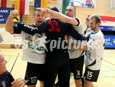 Handball Bundesliga. SC Ferlach gegen HSG Holding Graz. Jubel Ferlach. Ferlach, am 29.5.2016.
Foto: Kuess
---
pressefotos, pressefotografie, kuess, qs, qspictures, sport, bild, bilder, bilddatenbank