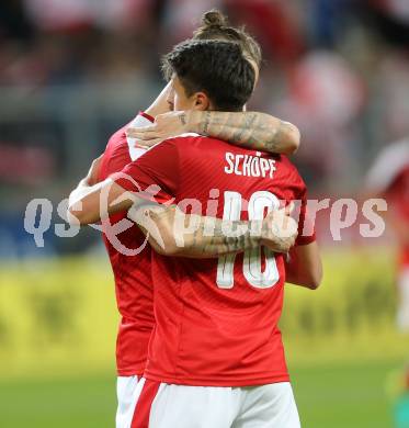 Fussball Laenderspiel Oesterreich gegen Malta. Torjubel Alessandro Schoepf, Marko Arnautovic (Oesterreich). Woerthersee Stadion KLagenfurt, am 31.5.2016.
Foto: Kuess
---
pressefotos, pressefotografie, kuess, qs, qspictures, sport, bild, bilder, bilddatenbank