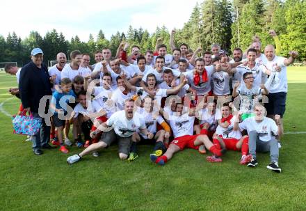 Fussball Kaerntner Liga. ATUS Ferlach gegen Feldkirchen. Jubel  (Ferlach). Ferlach, am 4.6.2016.
Foto: Kuess
---
pressefotos, pressefotografie, kuess, qs, qspictures, sport, bild, bilder, bilddatenbank