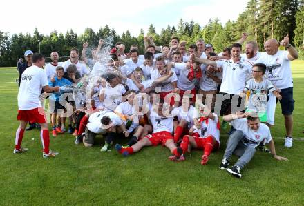 Fussball Kaerntner Liga. ATUS Ferlach gegen Feldkirchen.  Jubel (Ferlach). Ferlach, am 4.6.2016.
Foto: Kuess
---
pressefotos, pressefotografie, kuess, qs, qspictures, sport, bild, bilder, bilddatenbank