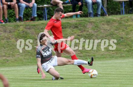 Fussball Kaerntner Liga. ATUS Ferlach gegen Feldkirchen. Daniel Ludwig Bendlinger,  (Ferlach), Michael Tammegger (Feldkirchen). Ferlach, am 4.6.2016.
Foto: Kuess
---
pressefotos, pressefotografie, kuess, qs, qspictures, sport, bild, bilder, bilddatenbank