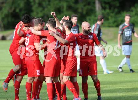 Fussball Kaerntner Liga. ATUS Ferlach gegen Feldkirchen. Torjubel Martin Posratschnig (Ferlach). Ferlach, am 4.6.2016.
Foto: Kuess
---
pressefotos, pressefotografie, kuess, qs, qspictures, sport, bild, bilder, bilddatenbank