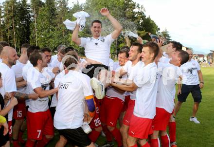 Fussball Kaerntner Liga. ATUS Ferlach gegen Feldkirchen.  Jubel Trainer Mario Verdel (Ferlach). Ferlach, am 4.6.2016.
Foto: Kuess
---
pressefotos, pressefotografie, kuess, qs, qspictures, sport, bild, bilder, bilddatenbank